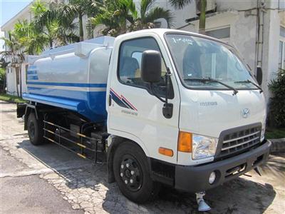 Xe phun nước rửa đường Hyundai HD72 6 khối